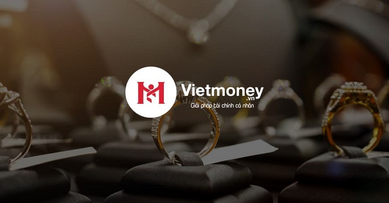 cầm trang sức
